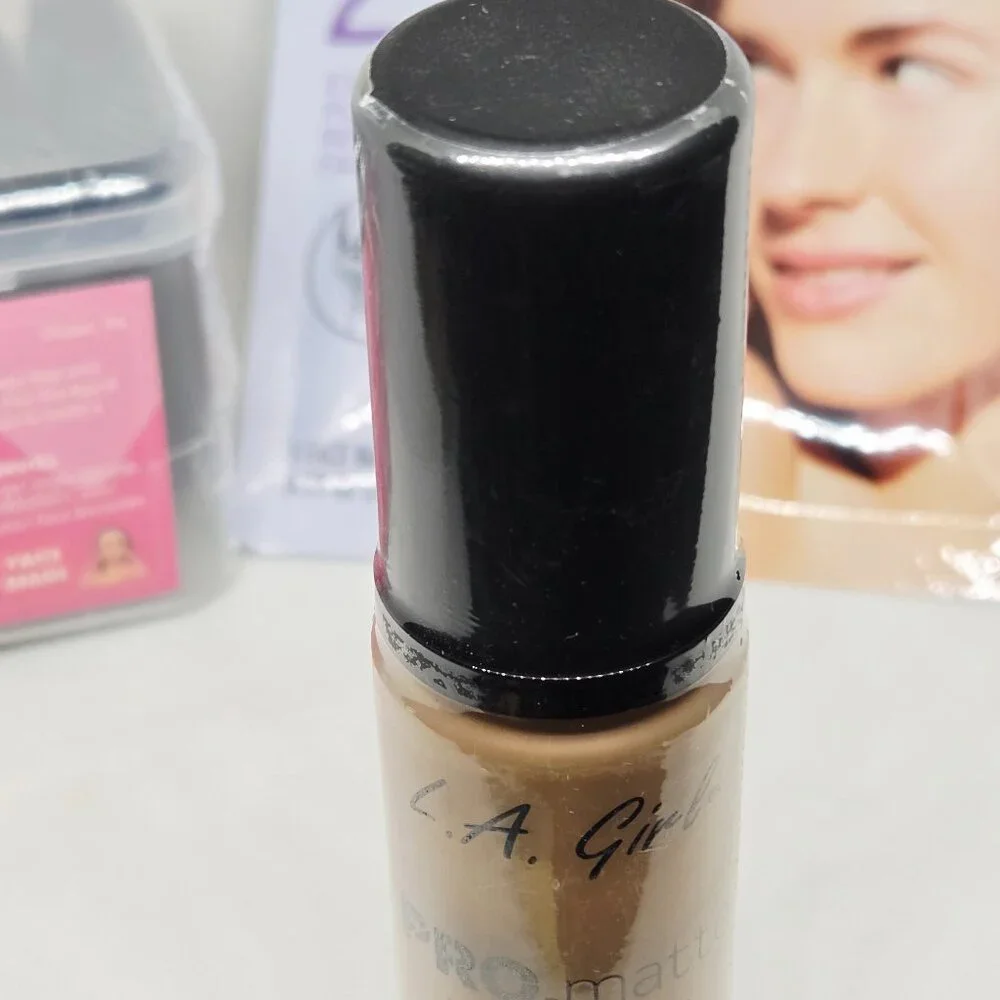 New Beauty Bundle LA Girl Pro.matte , Facemade 6 Powder Puffs & 3 Step Face Mask
